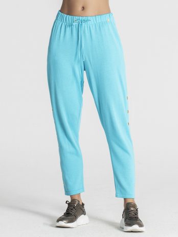 Calça com molas laterais