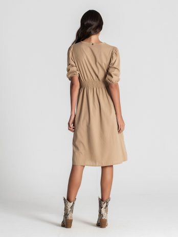 Vestido midi com botões