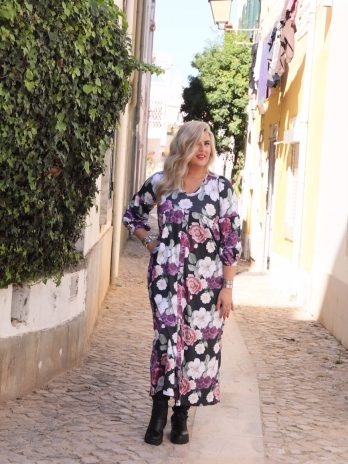 Vestido decote em V com abertura