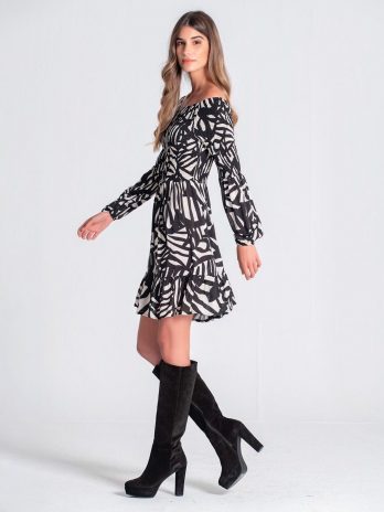 Vestido com peito elástico