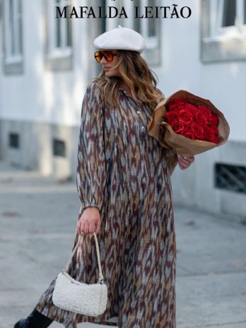 Vestido comprido gola camiseiro e botões