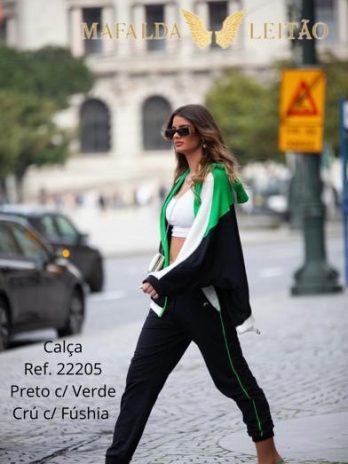 Calça elástico punho e bolsos com lantejoulas