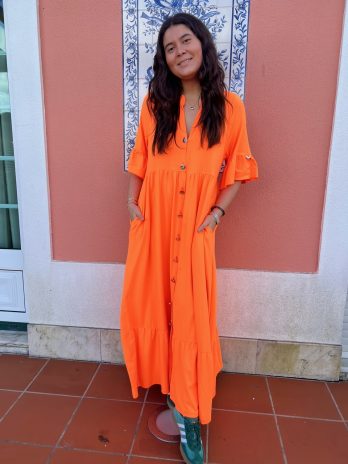 Vestido Exclusivo Com Botões Manga Curta