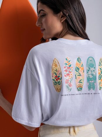 T-Shirt Cropped C/ Atilho Pranchas Costas