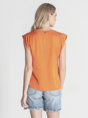 Blusa Acetinada Decote V Manga Curta