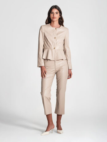 Casaco Polipele C/ Botões Dourados