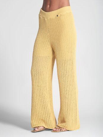 Calças Perfuradas Crochet