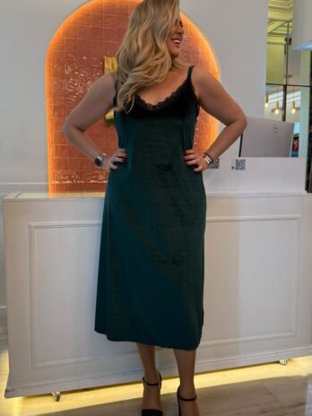 Vestido Veludo C/ Decote Renda