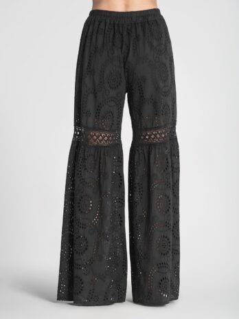 Calças Boca Sino Bordado Inglês