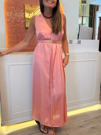 Vestido acetinado longo com cinto