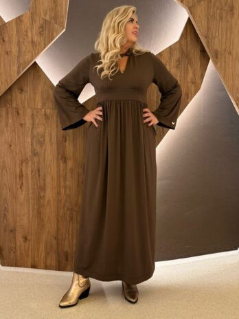 Vestido Corte Peito C/ Gola Abertura Decote