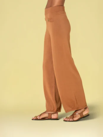 Calças C/ Detalhe Botões