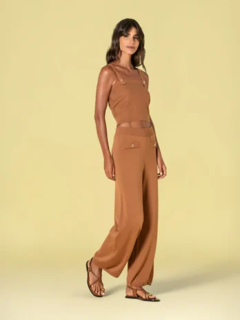 Calças C/ Detalhe Botões