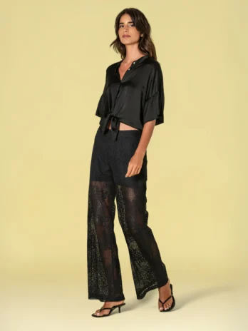 Blusa C/ Botões / Laçada Acetinada